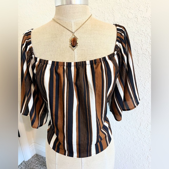 Plus size Crop Top with On our Off Shoulder Sleeves Fashionova 1X - Picture 3 of 8